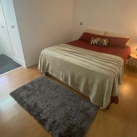 De Frente A 4 Torres, Habitacion Con Bano Hotel Madrid Exterior photo